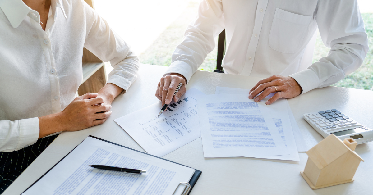 What Do Insurance Brokers vs Insurance Companies Actually Do?